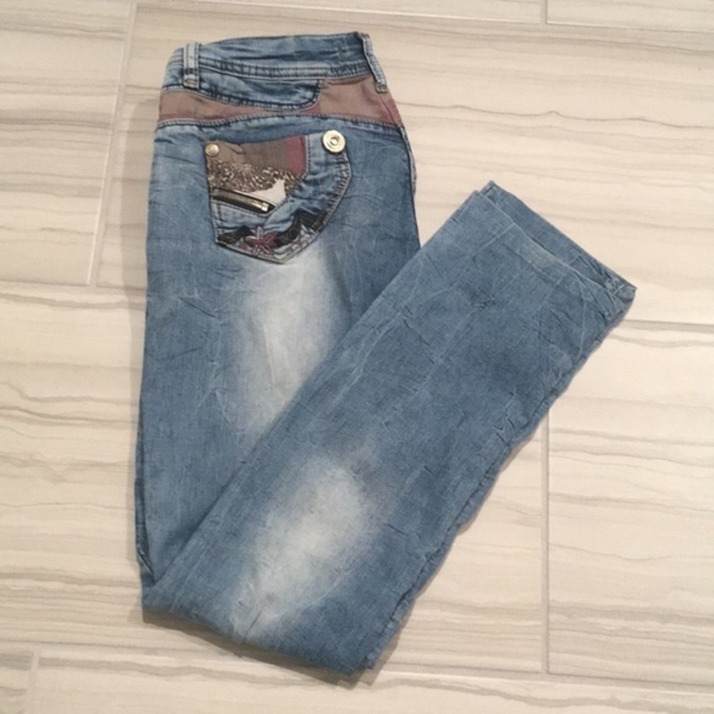 Final Price. Revolt Jeans Blue Jeans With Pink Designs. Size 28